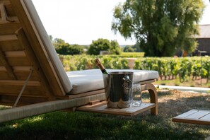 المنطقة المحيطة بالمنشأة