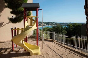 Children’s area - 42.00 S'Agaró Caoca A6  Apartment with beautiful views (Sant Feliu de Guixols)