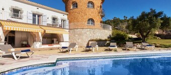 08.00 Mirador House. Private pool