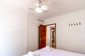 3 bedrooms, free WiFi, bed sheets - 24.40 Carrilet 37 pis  S'Agaró Nice apartment (Sant Feliu de Guixols)