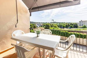 Outdoor dining - 24.40 Carrilet 37 pis  S'Agaró Nice apartment (Sant Feliu de Guixols)