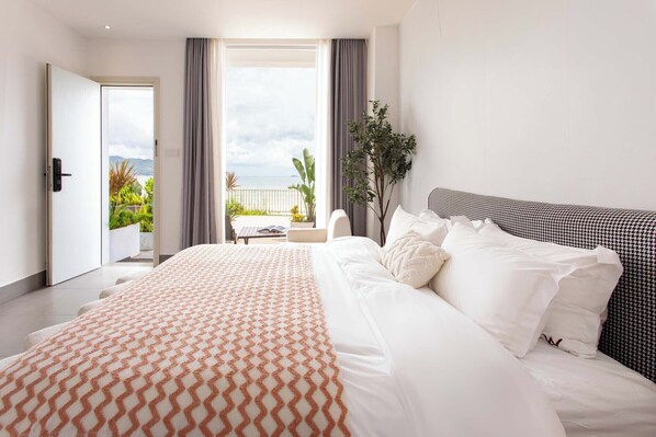 Traditional Double Room, Patio, Sea View