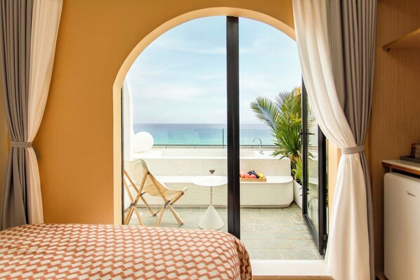 Villa clásica, vista al patio | Terraza o patio