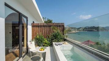 Classic Villa, Courtyard View | Balcony