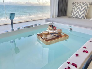 Habitación doble de lujo, vista al mar | Tina profunda
