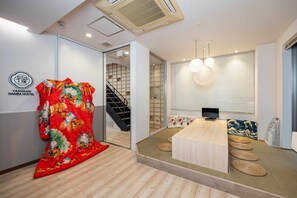 Interior - 3min to Station｜ 2 Stops to Namba&Dotonbori｜Rooftop｜Wi-Fi｜2 - 16 Guests (大阪市)
