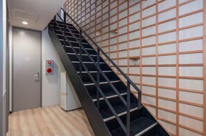 Interior - 4-storey private building for 14 guests｜Near Namba & Dotonbori｜ (大阪市)