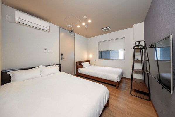 5 bedrooms, free WiFi, bed sheets - 4-storey private building for 14 guests｜Near Namba & Dotonbori｜ (大阪市)
