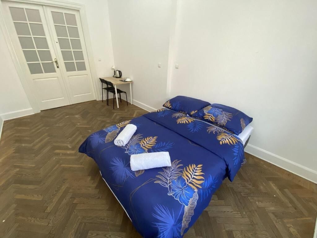 Classic Room, 1 Double Bed | Desk, laptop workspace, iron/ironing board