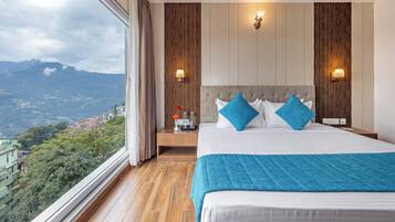 Valley View Room with Balcony | Free WiFi