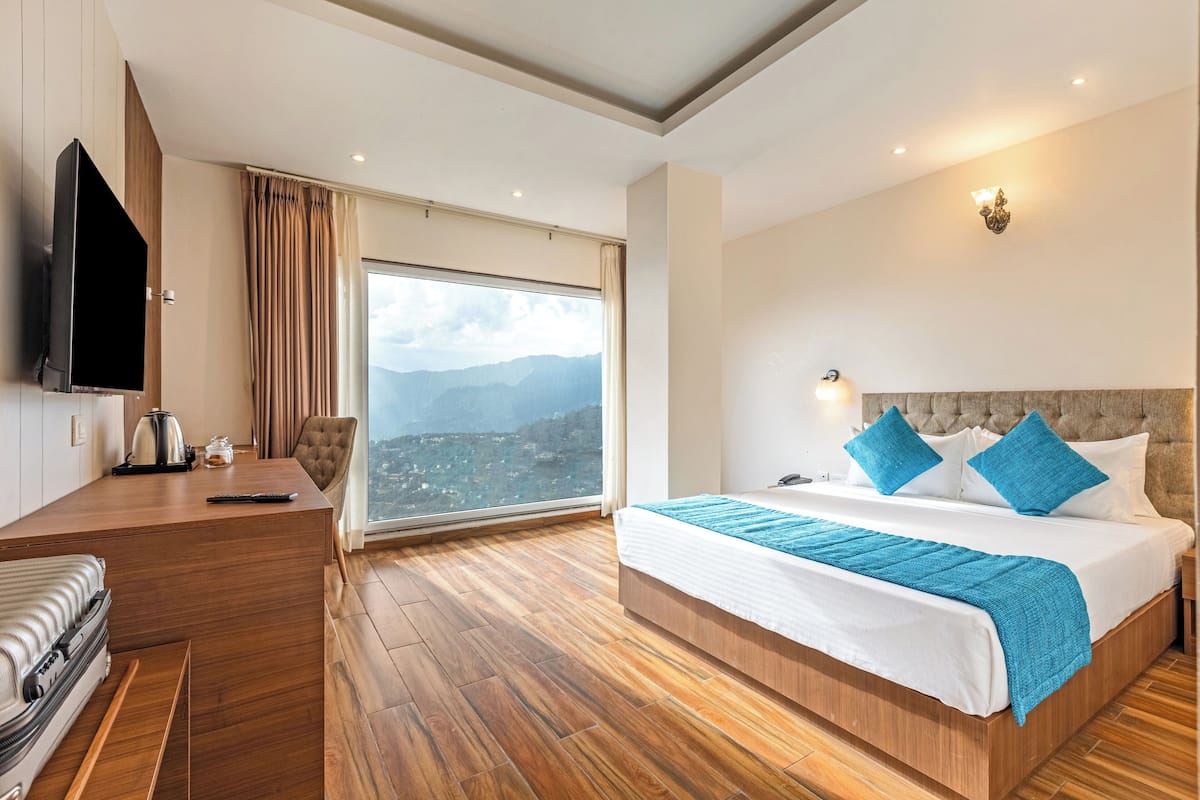 Valley View Room