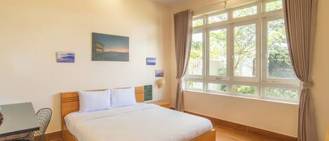 Superior Room, 1 King Bed, Garden View | Desk, laptop workspace, free WiFi