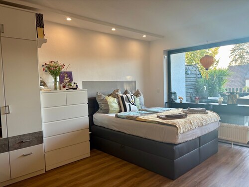 Apartment „Where Business and Relaxing Meet“ mit Terrasse, Garten & WLAN