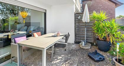 Apartment "Where Business and Relaxing Meet" with Terrace, Garden & Wi-Fi