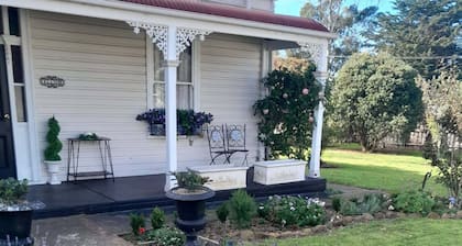 Maison Blue -Self-contained accommodation
Meander Valley - Deloraine
