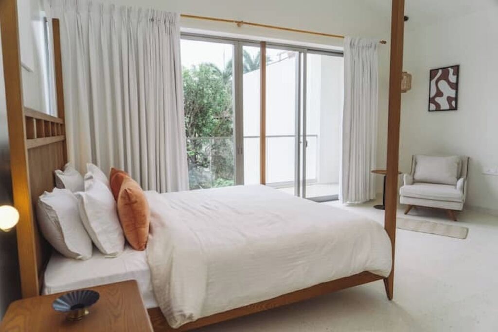 3 bedrooms, in-room safe, iron/ironing board, free WiFi