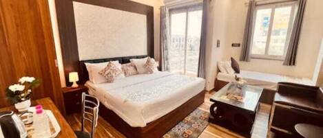 Deluxe Triple Room, Balcony, City View