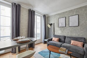 Smart TV, offices - Apartment  Center of Paris (Paris)