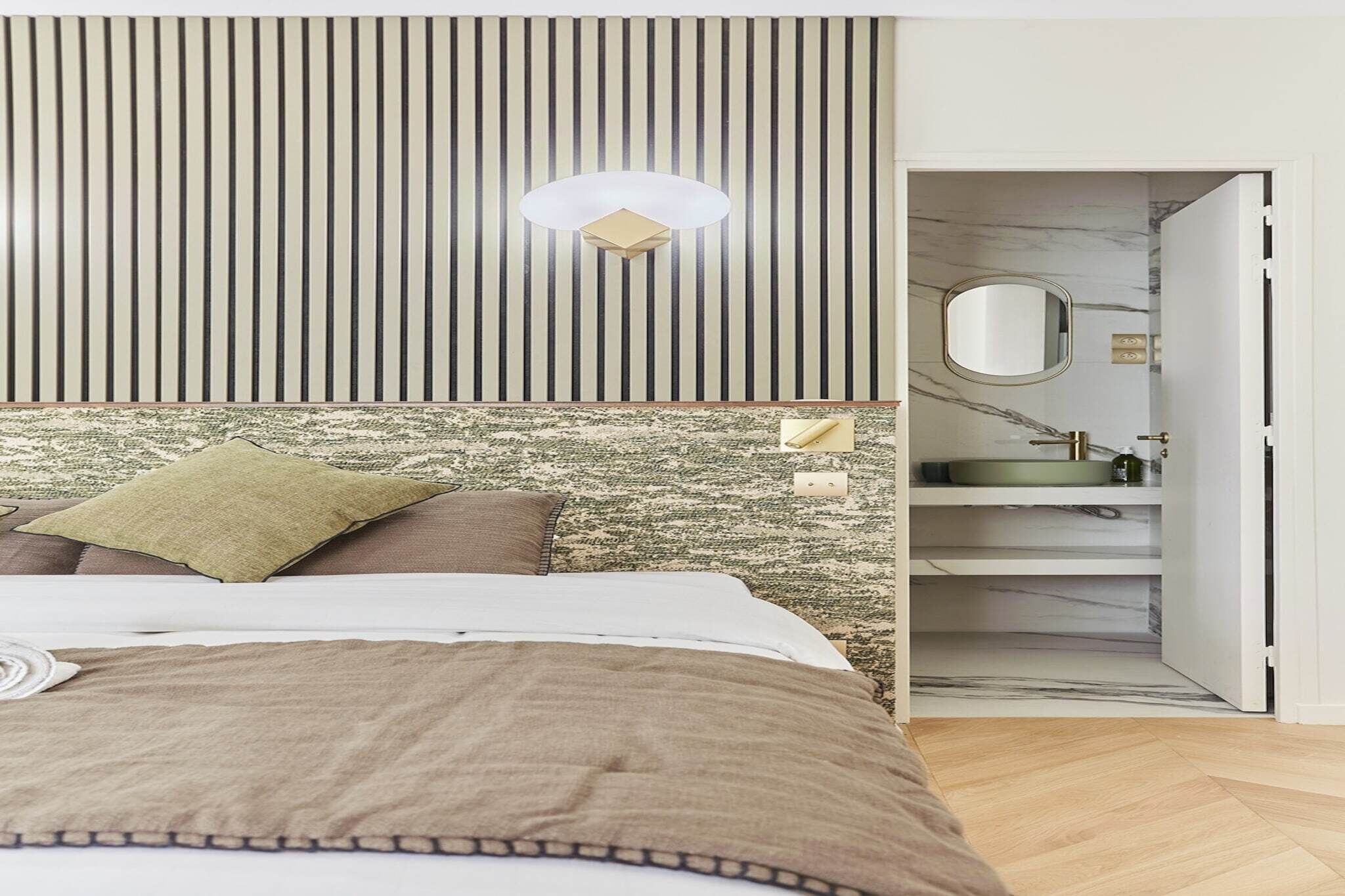 Desk, iron/ironing board, bed sheets