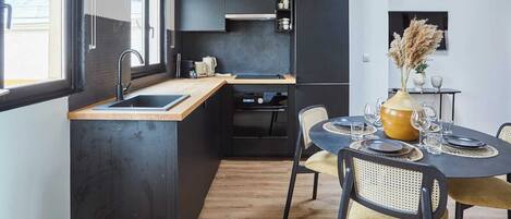 Fridge, microwave, oven, stovetop