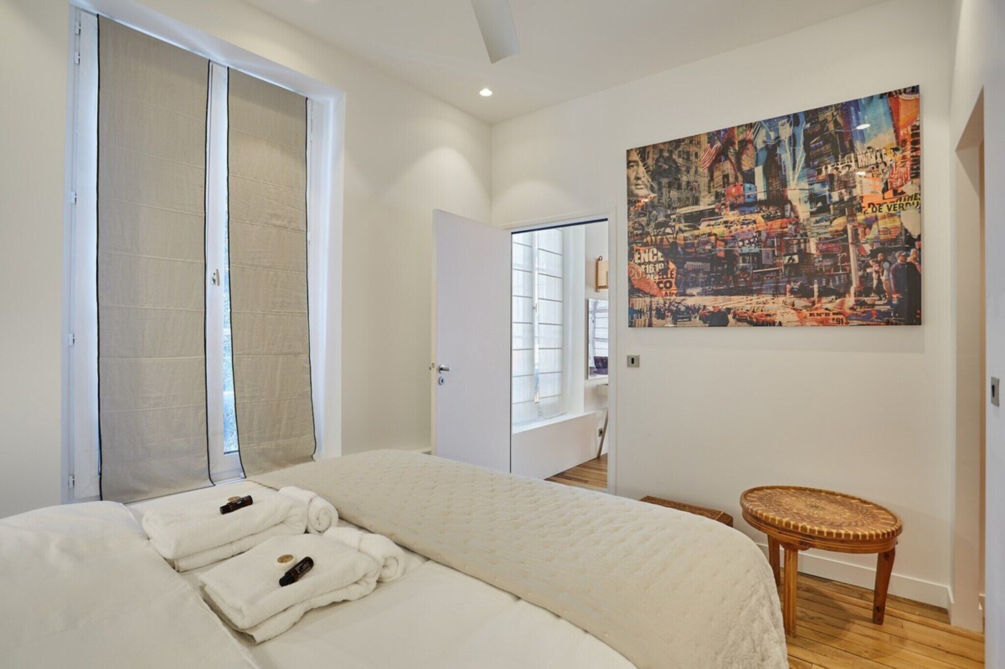 2 chambres, bureau, fer et planche à repasser, draps fournis
