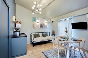 Interior - Charming  Studio Center of Paris with AC (Paris)
