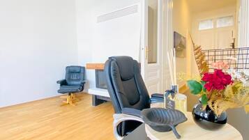 Apartment | Iron/ironing board