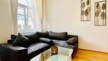 Apartment | Iron/ironing board