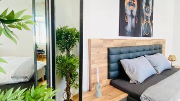 Apartment | Iron/ironing board