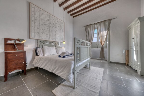 4 chambres, lit parapluie, Wi-Fi gratuit, draps fournis