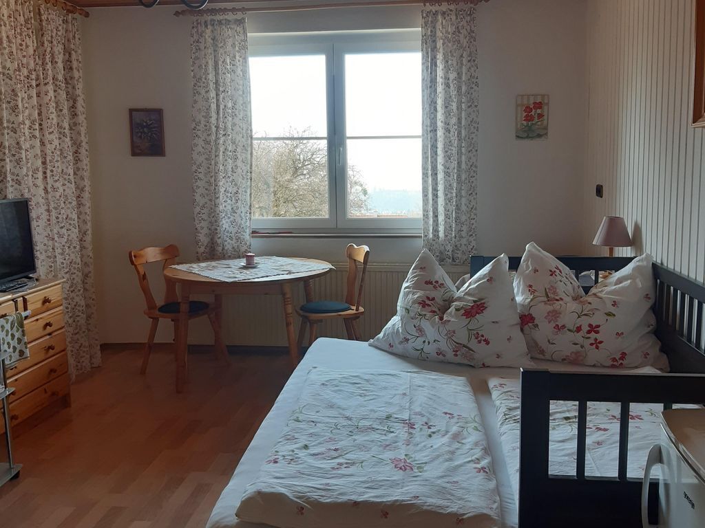 Schreibtisch, WLAN, Bettwäsche