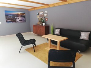 Fernseher, Tischtennisplatte