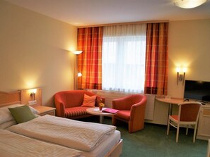 Schreibtisch, WLAN, Bettwäsche