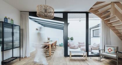 Cosy Holiday Home for 8 Guests on the Scenic Damme Canal
