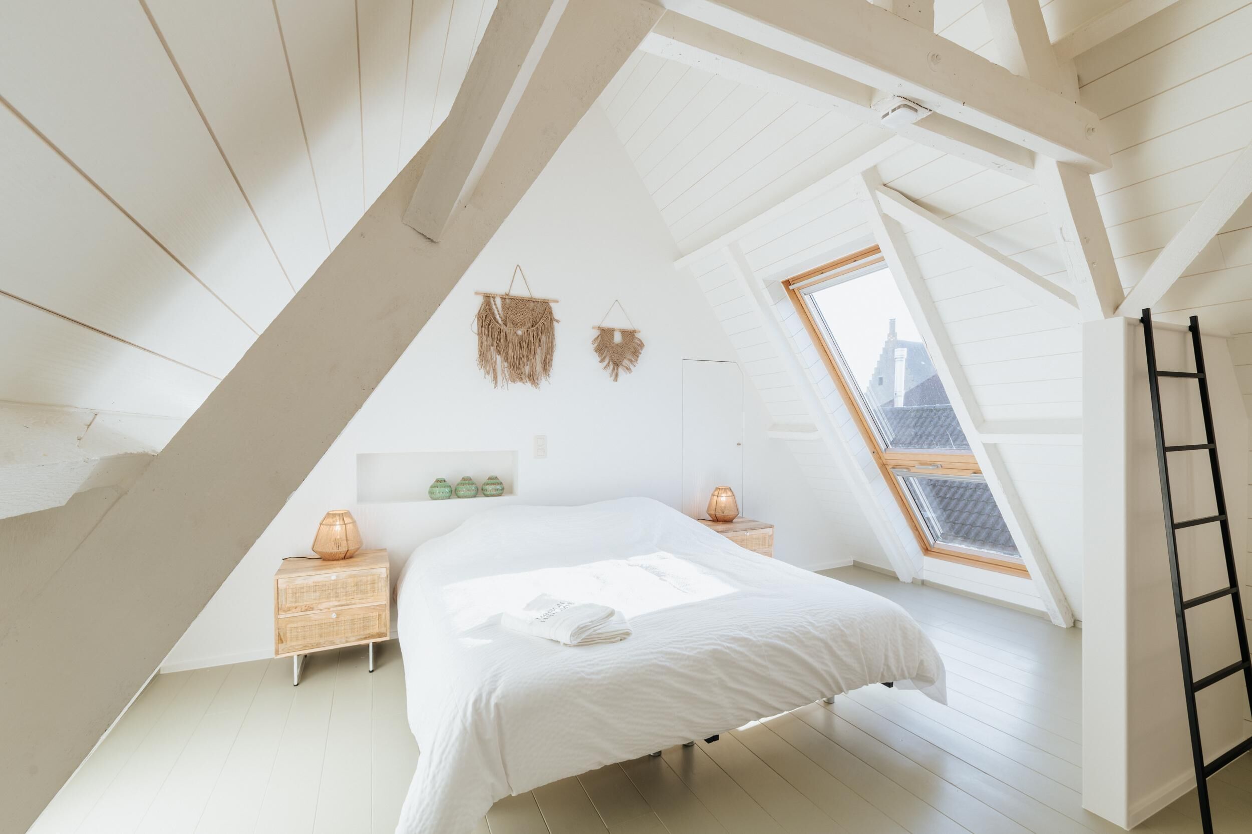 4 bedrooms, WiFi, bed sheets