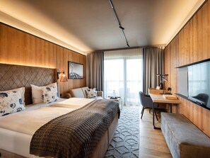 In-room safe, desk, WiFi, bed sheets - Alm Pur - Almwellness Hotel Pierer (Teichalm)