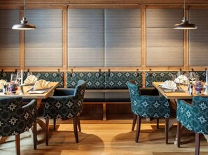 Dining - Family room with balcony - Almwellness Hotel Pierer (Teichalm)