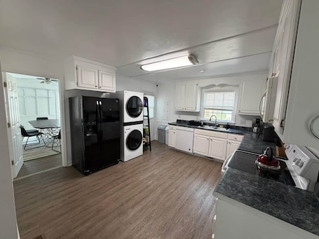 Private kitchen. Gamers & Disc Golfers Dream! Spacious 4BR Home