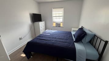 4 bedrooms, WiFi, bed sheets