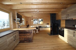 ثلاجة، ميكروويف، فرن، موقد طهي مسطح