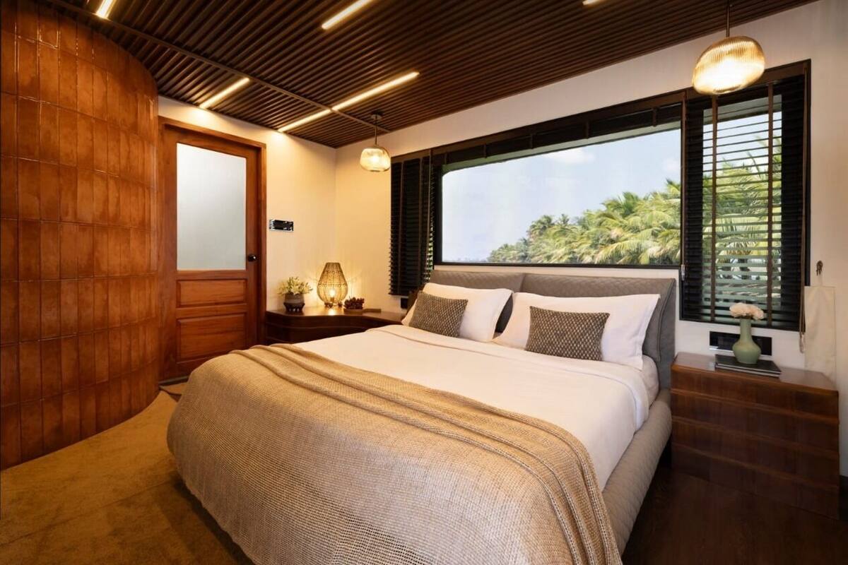 Classic Double Room, Lake View