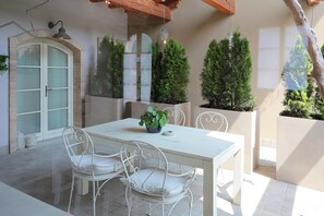 Outdoor dining - 5 Appartamenti di lusso sul Lago di Garda (Affi)