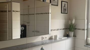 Shower, free toiletries, hair dryer, towels