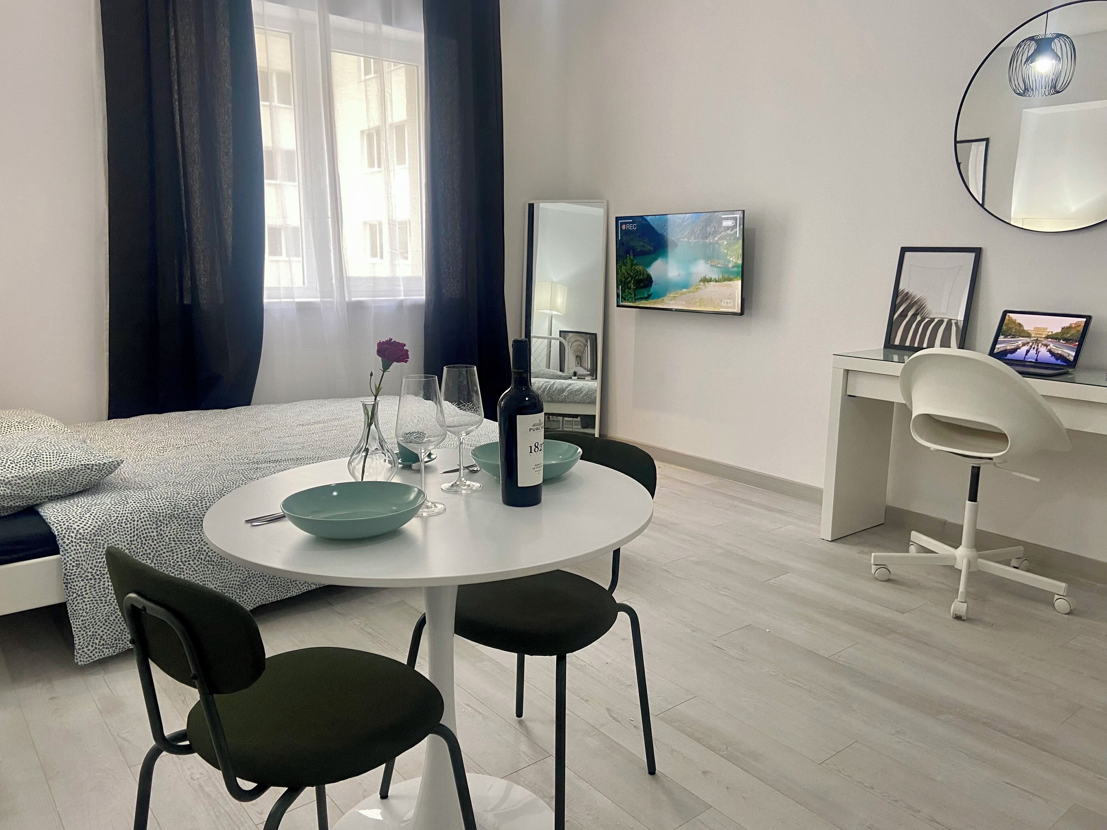 Iron/ironing board, WiFi, bed sheets