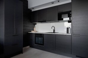 Refrigerador, microondas, horno, placa de cocina