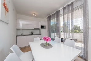 Dining - Villa Star 6 (Novalja)