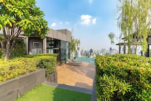 Condo, 1 Bedroom, Accessible, Balcony | Garden - Free Airport Pick Up Rooftop Pool Gym Near BTS Emquartier Shopping City Center (Bangkok)