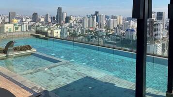 Kolam renang outdoor