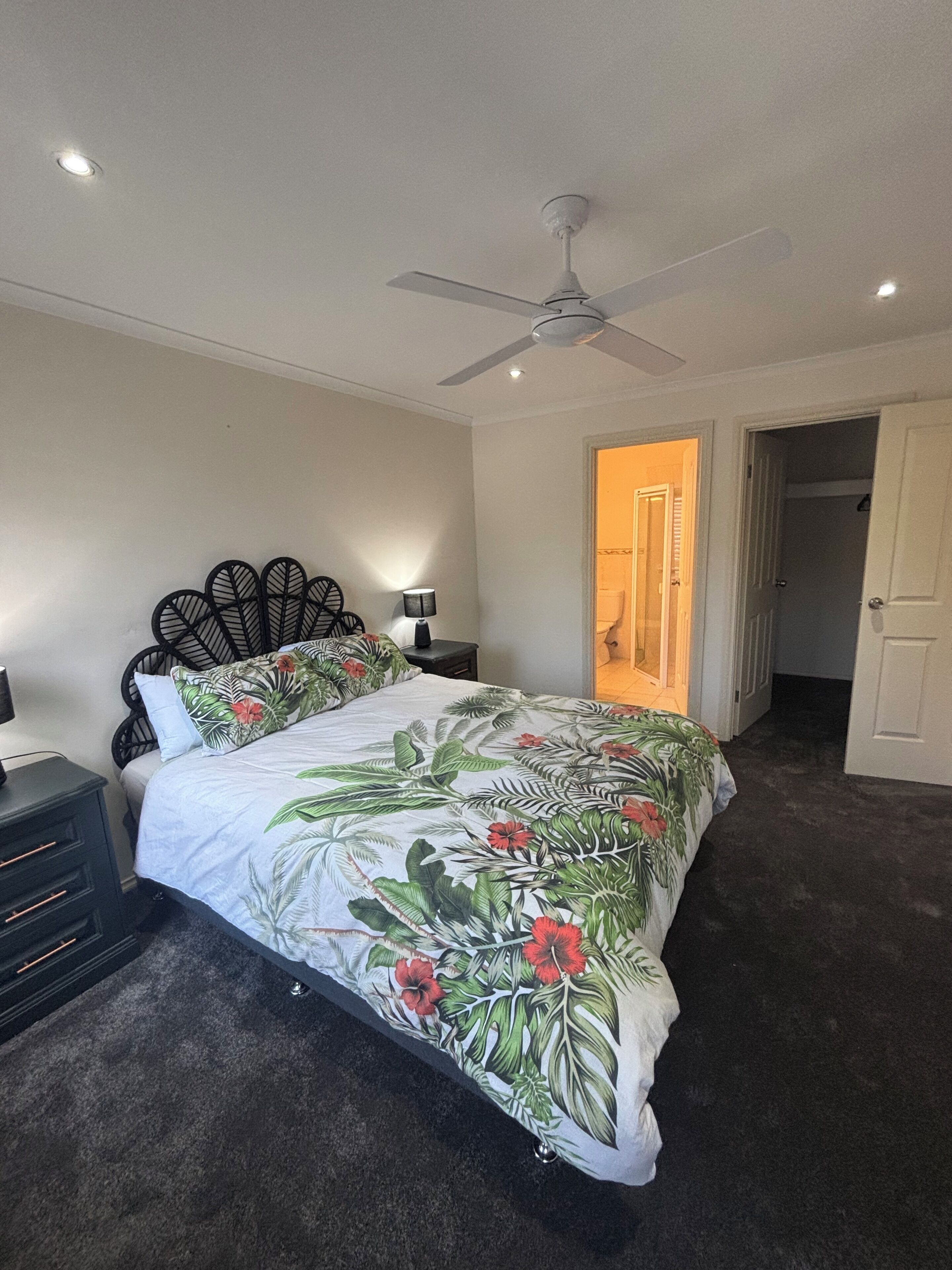 3 bedrooms, iron/ironing board, free WiFi, bed sheets