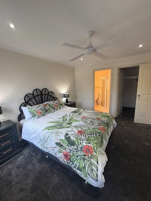 3 bedrooms, iron/ironing board, free WiFi, bed sheets